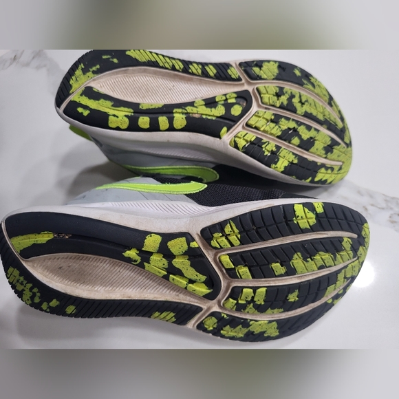 Nike Kids shoes - Picture 9 of 10